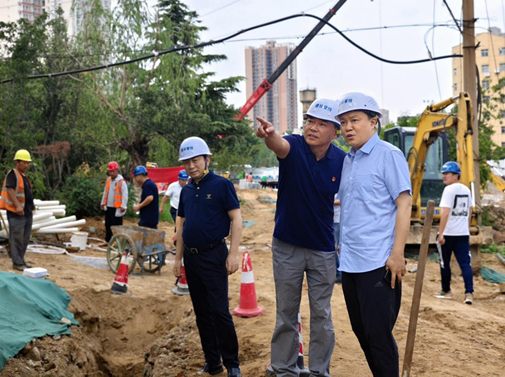 郑州市建设投资集团有限公司副总经理张岩到郑州建投通讯管线有限公司召开安全生产检查